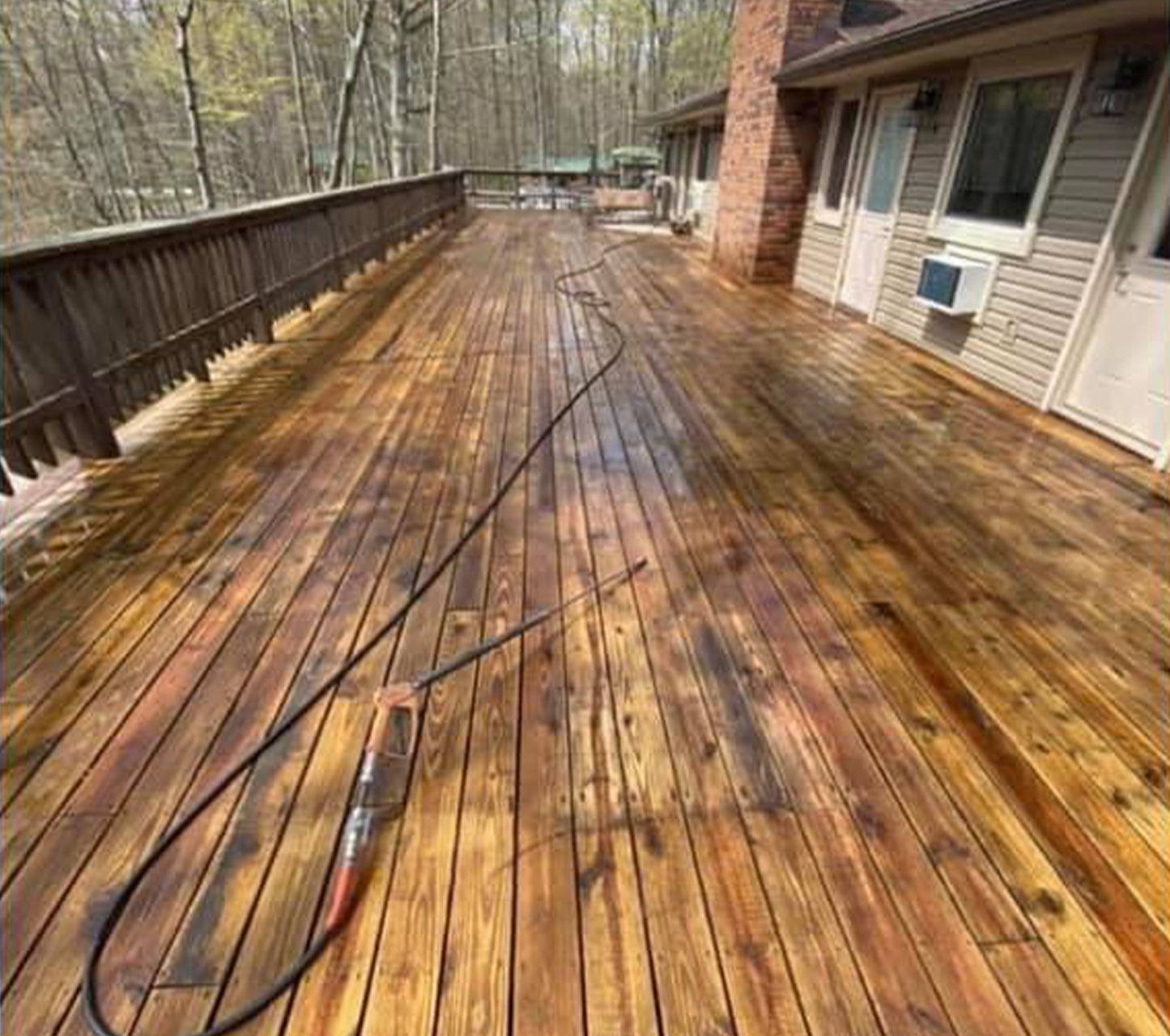 Deck Cleaning & Sealing (Wood & Composite)